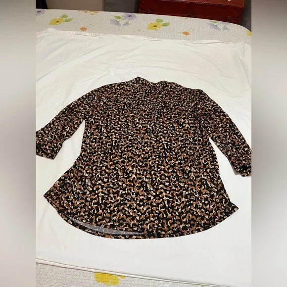(26) Cocomo Petite Blouse with Black and Brown Pattern - Picture 11 of 15